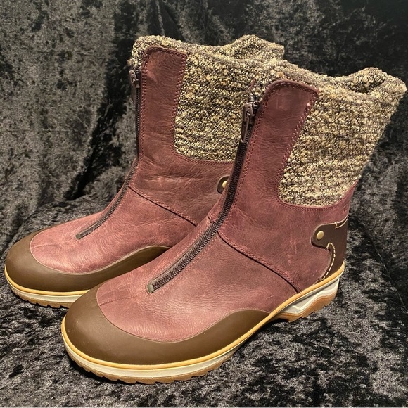 Merrell Women’s Eventyr Bond Waterproof Winter Boots Wine Color Women’s 8.5 EUC - Picture 1 of 5